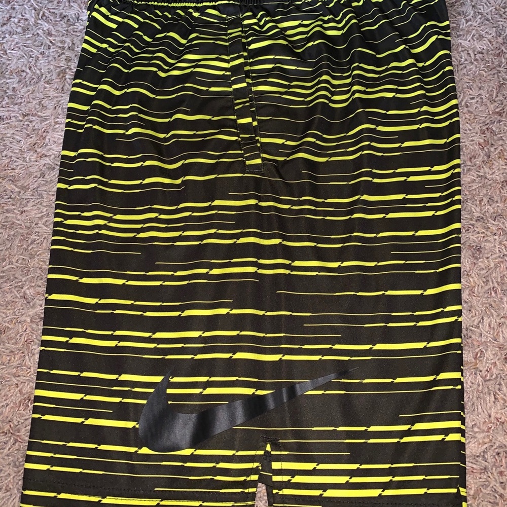 Men’s large, Nike basketball shorts 🩳